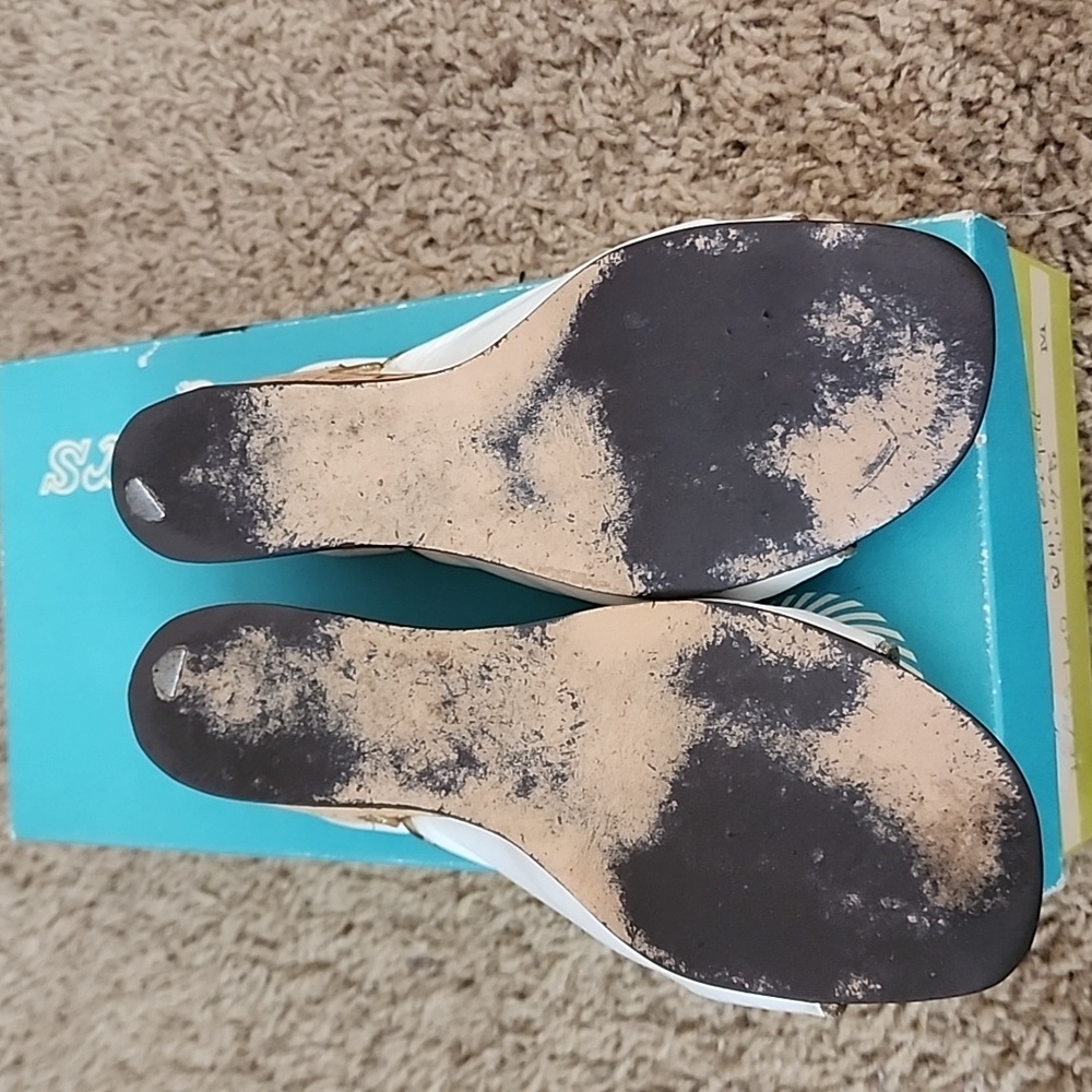 Wedge - Picture 3 of 4